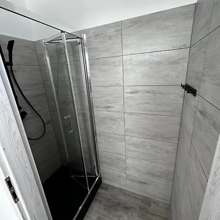 Czarna Perla Hostel *